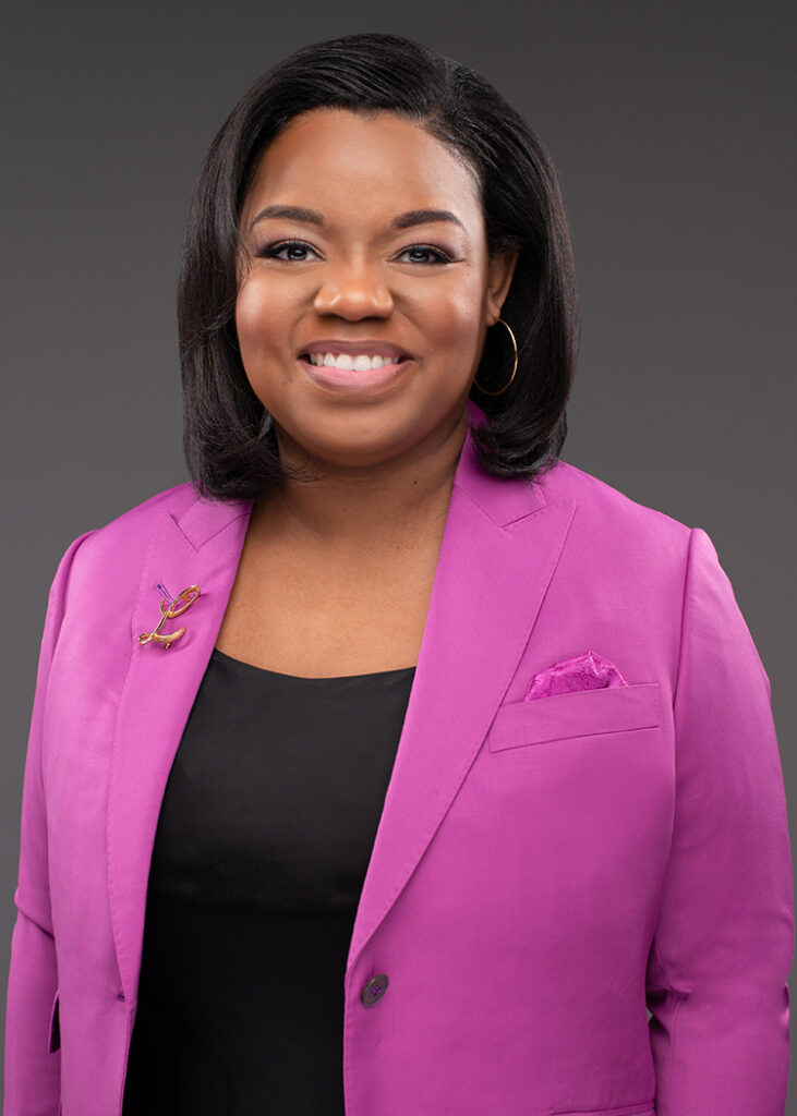 Lisa Fields Headshot